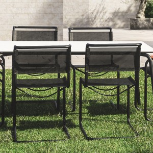 THONET Stahlrohr-Freischwinger S 33 N Outdoor - Netzbespannung und Gestell schwarz THONET Stahlrohr-Freischwinger S 33 N Outdoor - Netzbespannung und Gestell schwarz