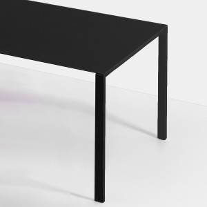 Kristalia Thin-K Aluminium Esstisch | Gartentisch | Schwarz Kristalia Thin-K Aluminium Esstisch | Gartentisch | Schwarz