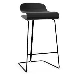 Kristalia BCN Barhocker mit Kufengestell schwarz - Höhe 66 cm Kristalia BCN Barhocker mit Kufengestell schwarz - Höhe 66 cm
