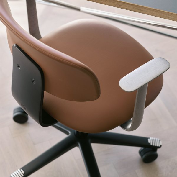 HAG Tion 2160 Bürostuhl Blush Rose | Sitz u. Rücken gepolstert | Stoff Cura 61257 HAG Tion Bürostuhl - Beispielbild (Leder Elmosoft)