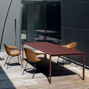 Kristalia Thin-K Aluminium Esstisch | Gartentisch | Terracotta Kristalia Thin-K Aluminium Esstisch | Gartentisch | Terracotta