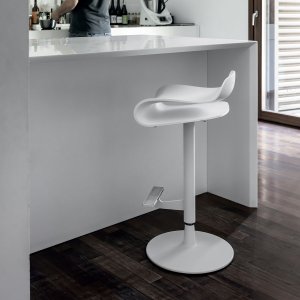 Kristalia BCN Barhocker höhenverstellbar sieben Farben Kristalia BCN Barhocker höhenverstellbar sieben Farben