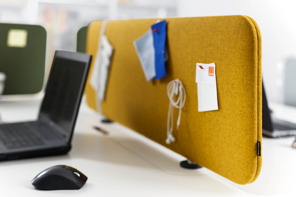 Cascando Pillow Desk mit Magnetfüßen
