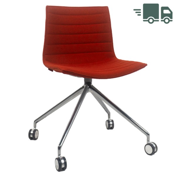 Arper CATIFA 46 0376 Stoffbezug Divina Melange rostrot | Gestell verchromt auf Rollen